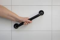 Handgreep Zwart voor bad of douche - Sterke Metalen wandgreep -Wandbeugel 30,5 cm - Zwarte Aluminium Handgreep - Wandgreep voor badkamer - Douche - Toilet - Toiletbeugel - Badgreep - Douchegreep - Inclusief ophangmateriaal
